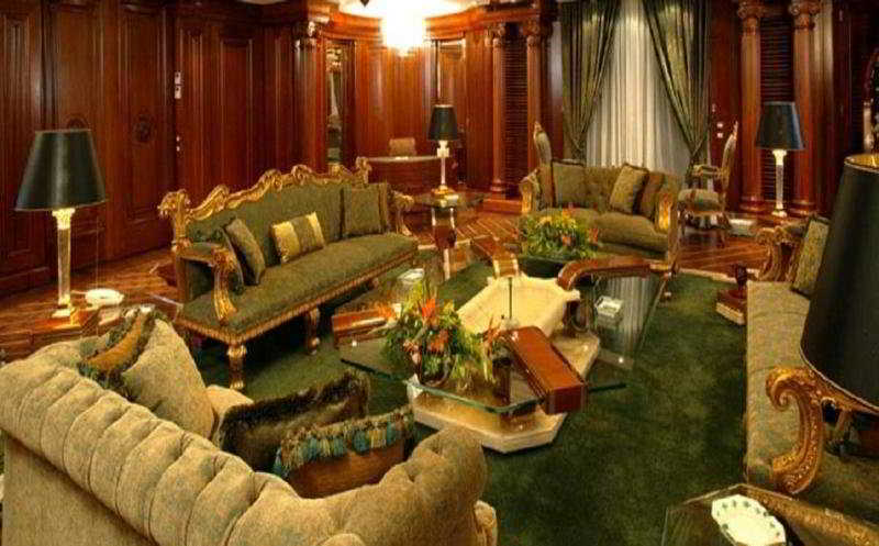 Grand Hills Hotel & Spa 브루마나 외부 사진