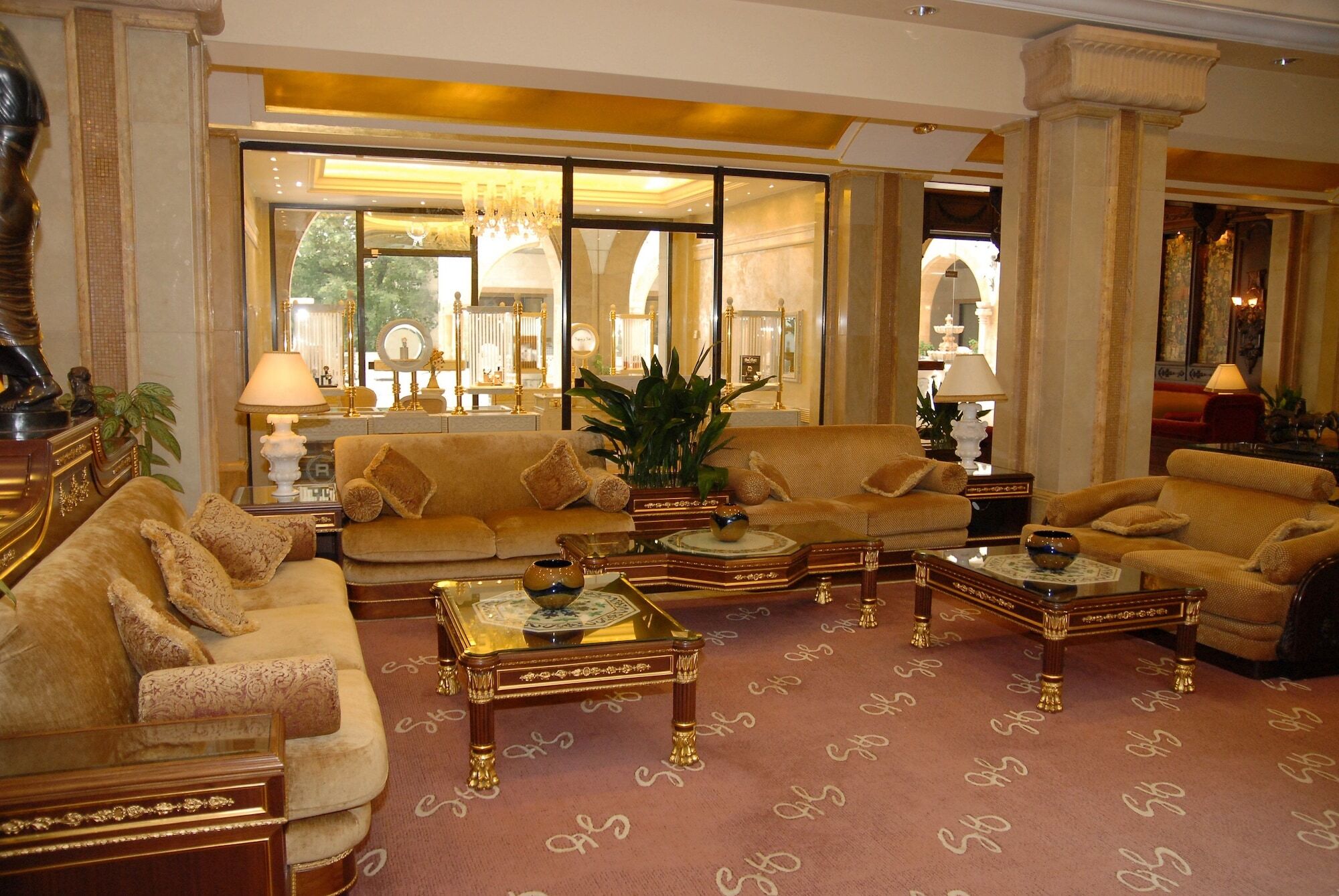 Grand Hills Hotel & Spa 브루마나 외부 사진